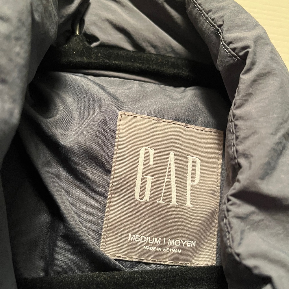 NWT GAP Charcoal Puffer Jacket Medium
